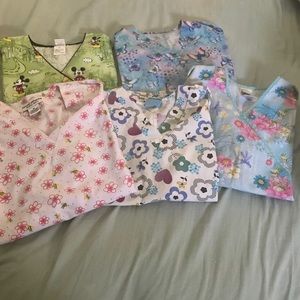 💉💉5 scrub tops medium💉💉